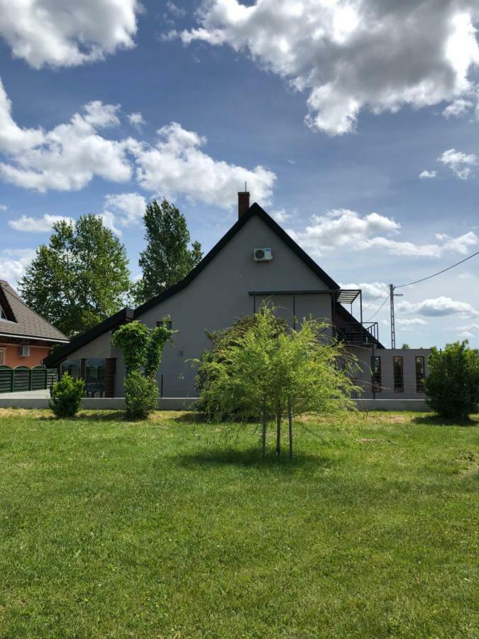 Hullam Apartman Balatonlelle Exterior photo